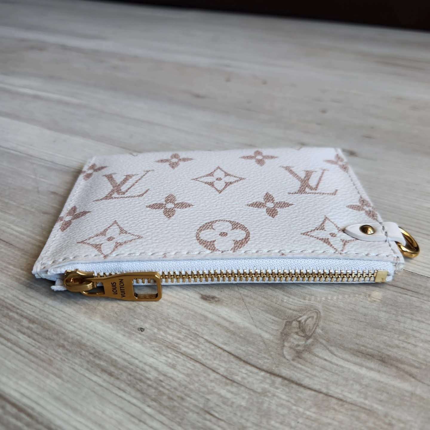 Louis Vuitton Pochette
