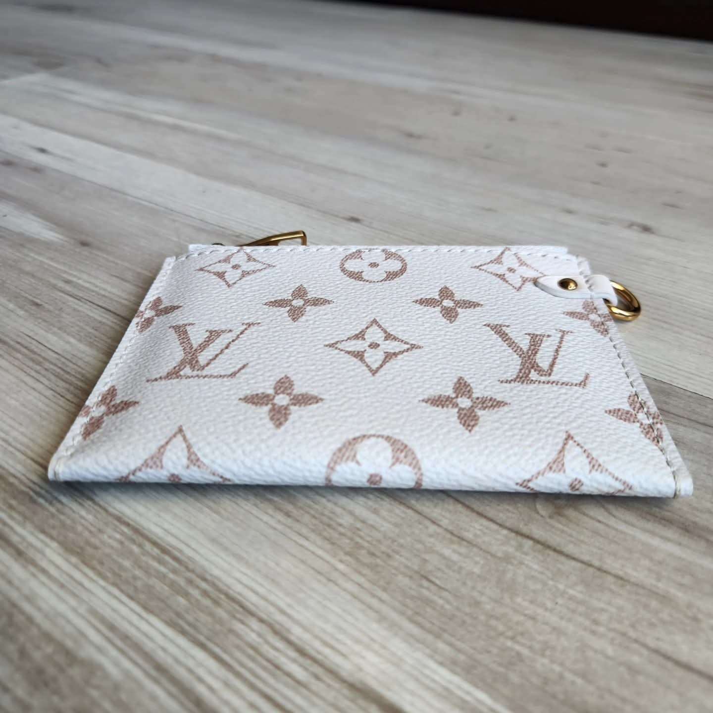 Louis Vuitton Pochette