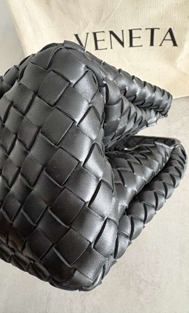 Bottega Veneta Campana small, nový model, pc 3500€