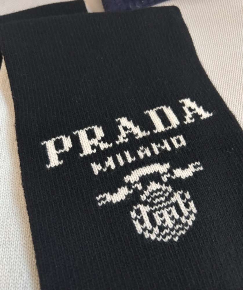 Prada šál