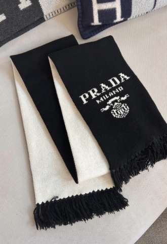 https://www.vipluxury.sk/Prada šál