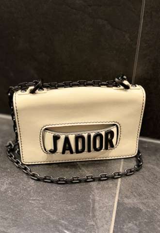 https://www.vipluxury.sk/Dior kabelka