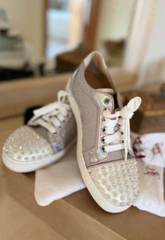 https://www.vipluxury.sk/Christian Louboutin Tenisky