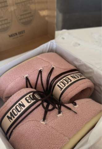 https://www.vipluxury.sk/Moon Boots 39-41