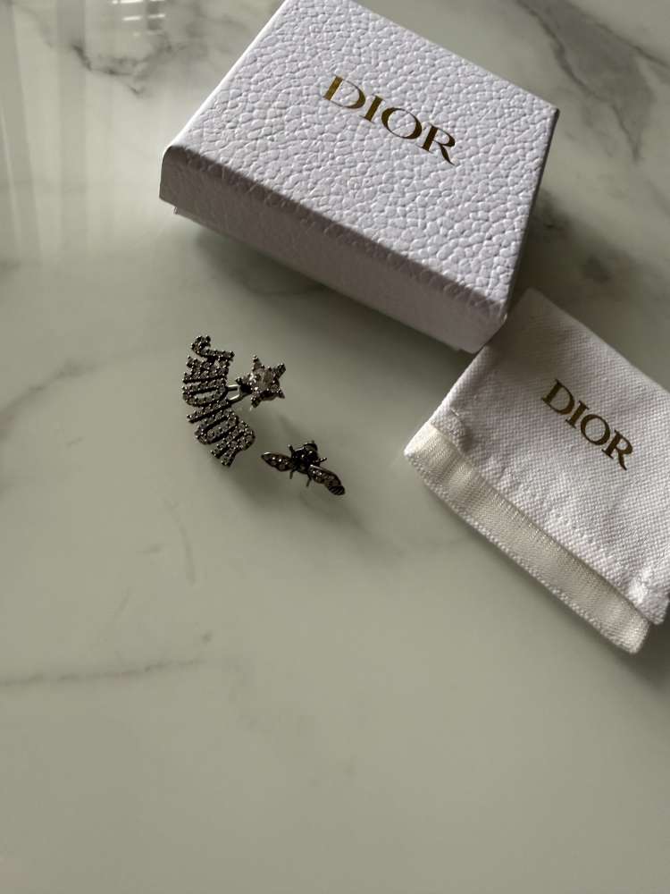 Dior náuštnice