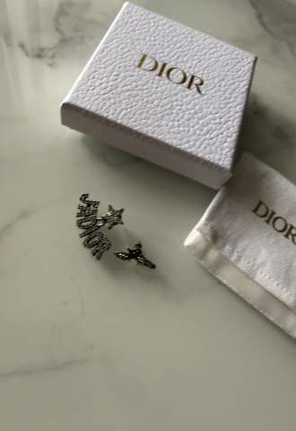 https://www.vipluxury.sk/Dior náuštnice