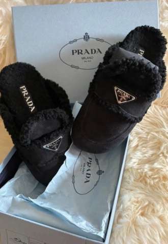 https://www.vipluxury.sk/Prada šľapky