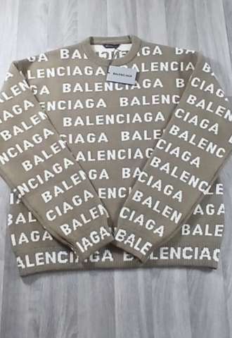 https://www.vipluxury.sk/Balenciaga sveter