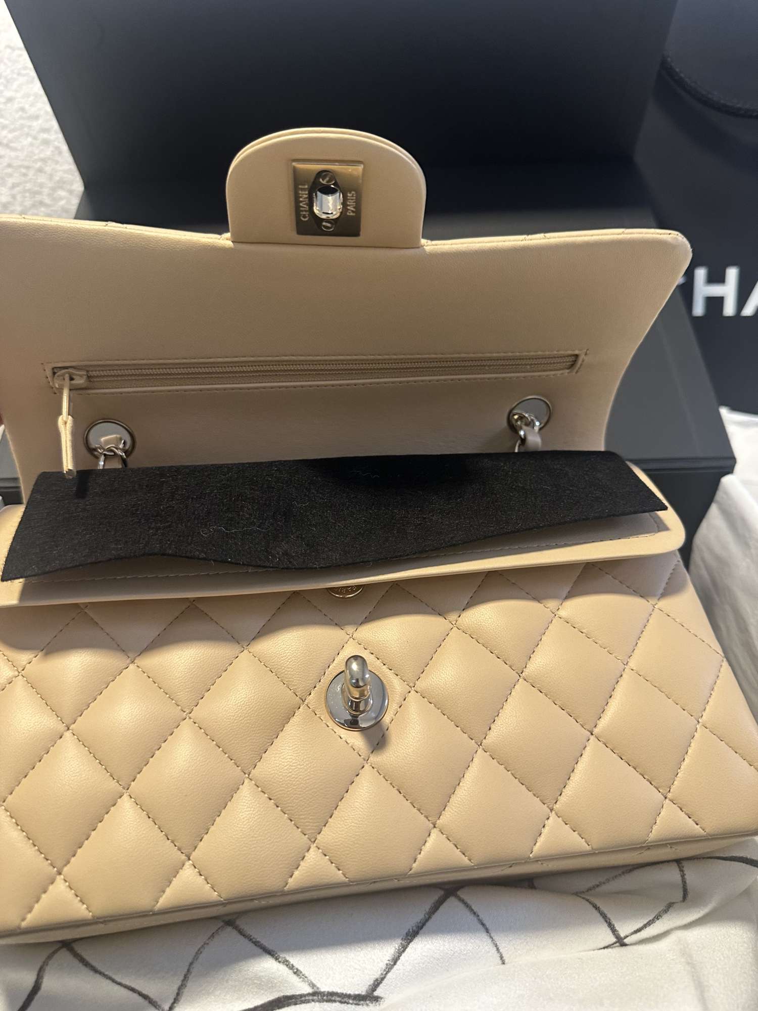 Klasická malá jahňacia koža Chanel