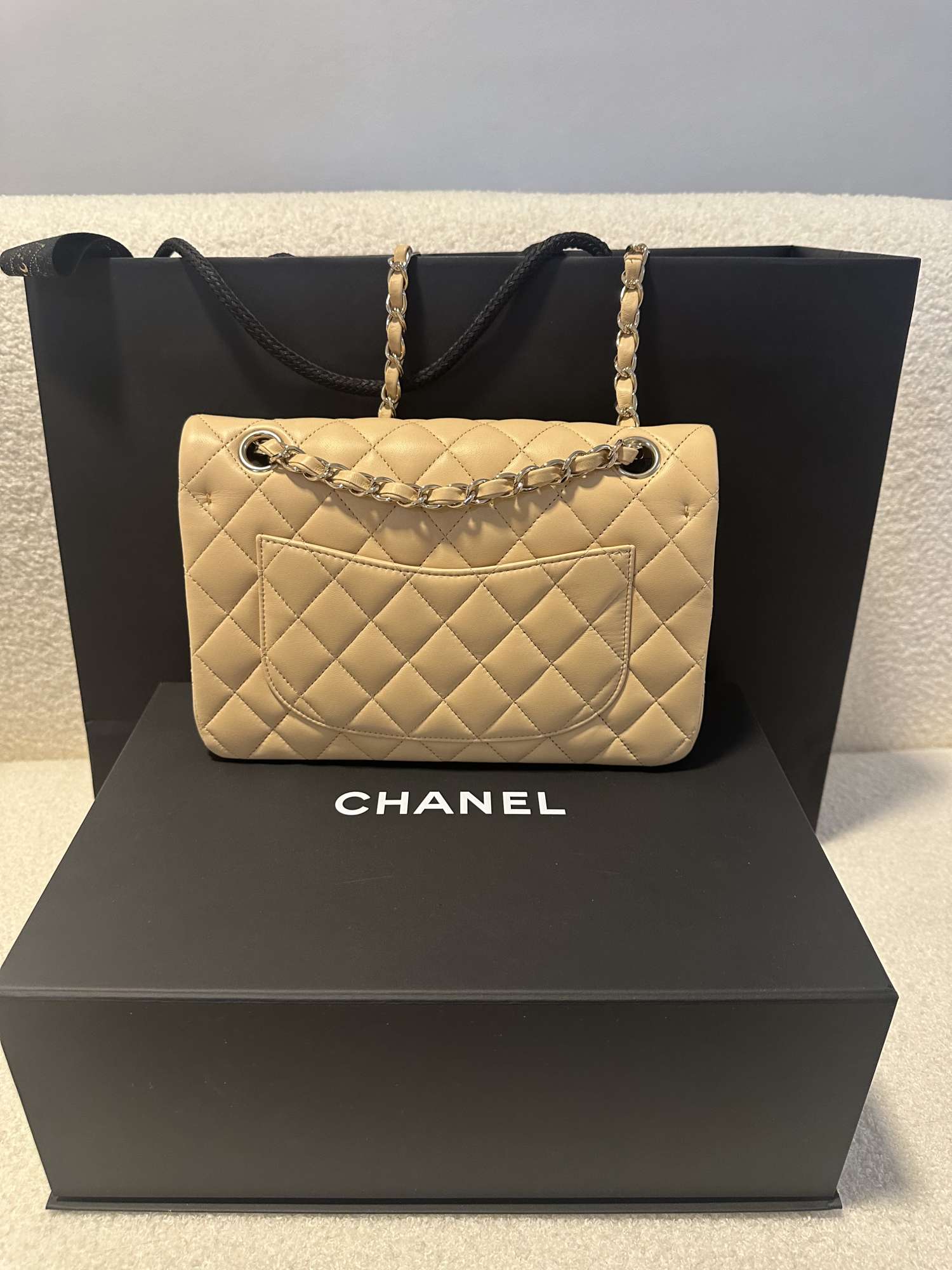 Klasická malá jahňacia koža Chanel