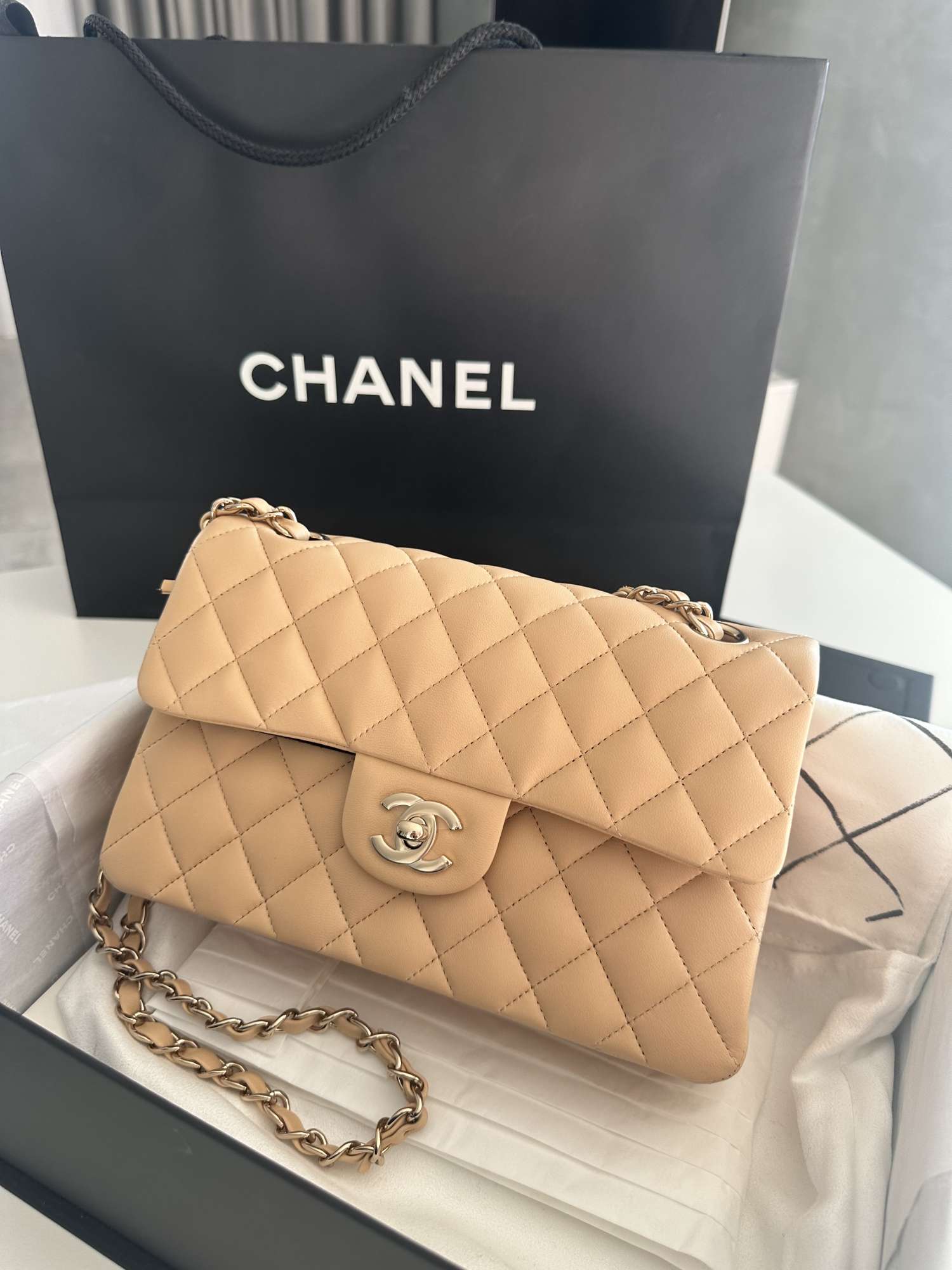 Klasická malá jahňacia koža Chanel