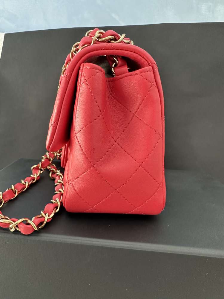 Chanel mini štvorcová jahňacia koža