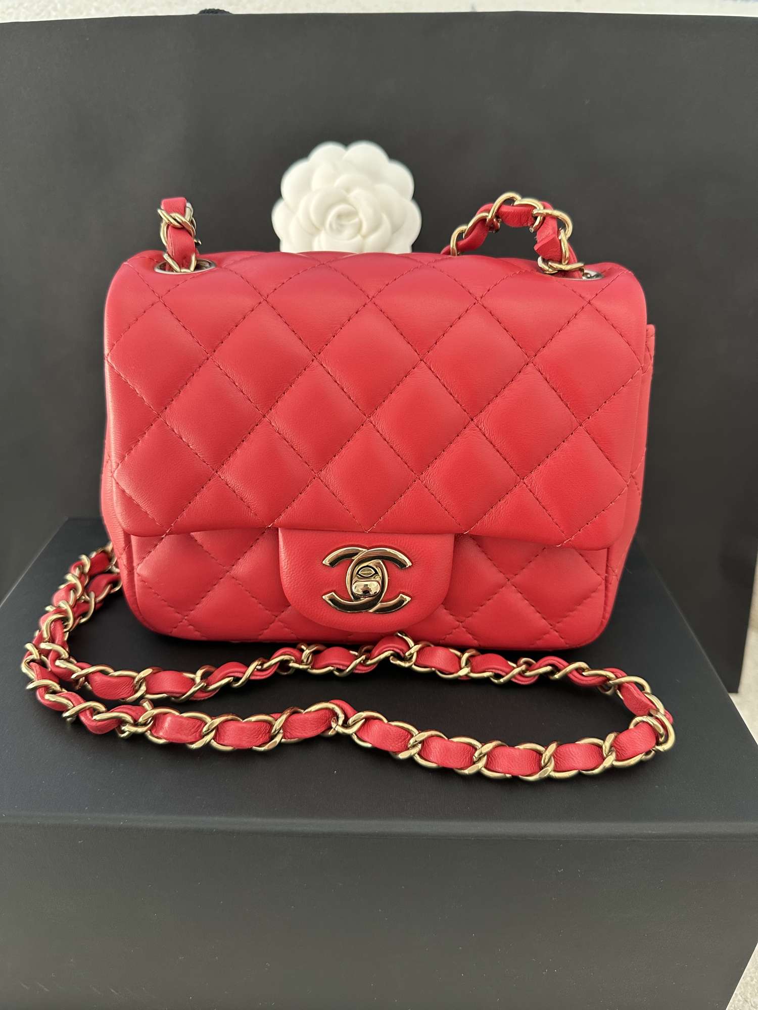 Chanel mini štvorcová jahňacia koža