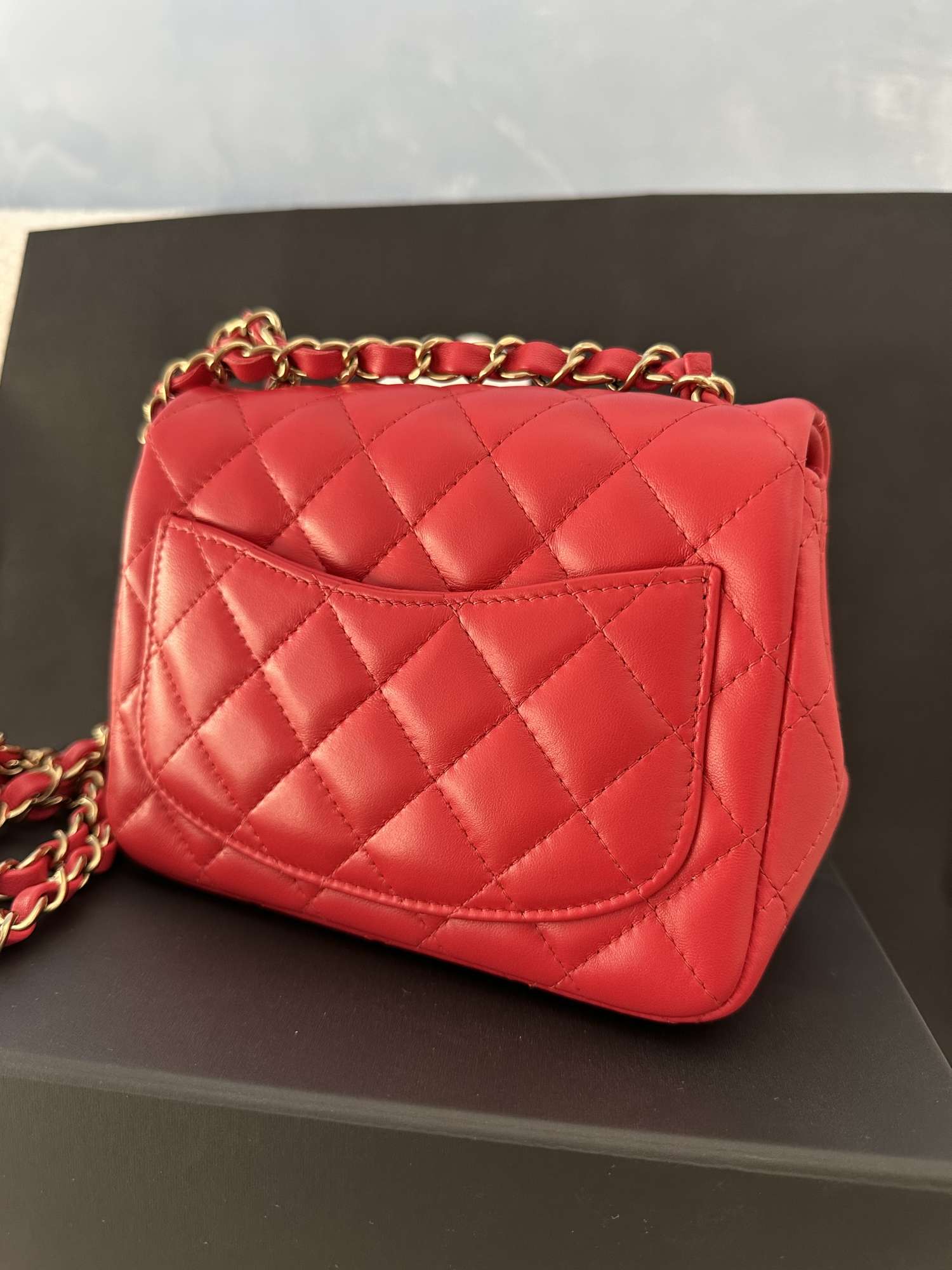 Chanel mini štvorcová jahňacia koža