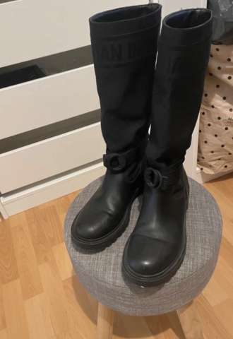 https://www.vipluxury.sk/Dior čižmy