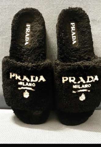 https://www.vipluxury.sk/Prada šľapky