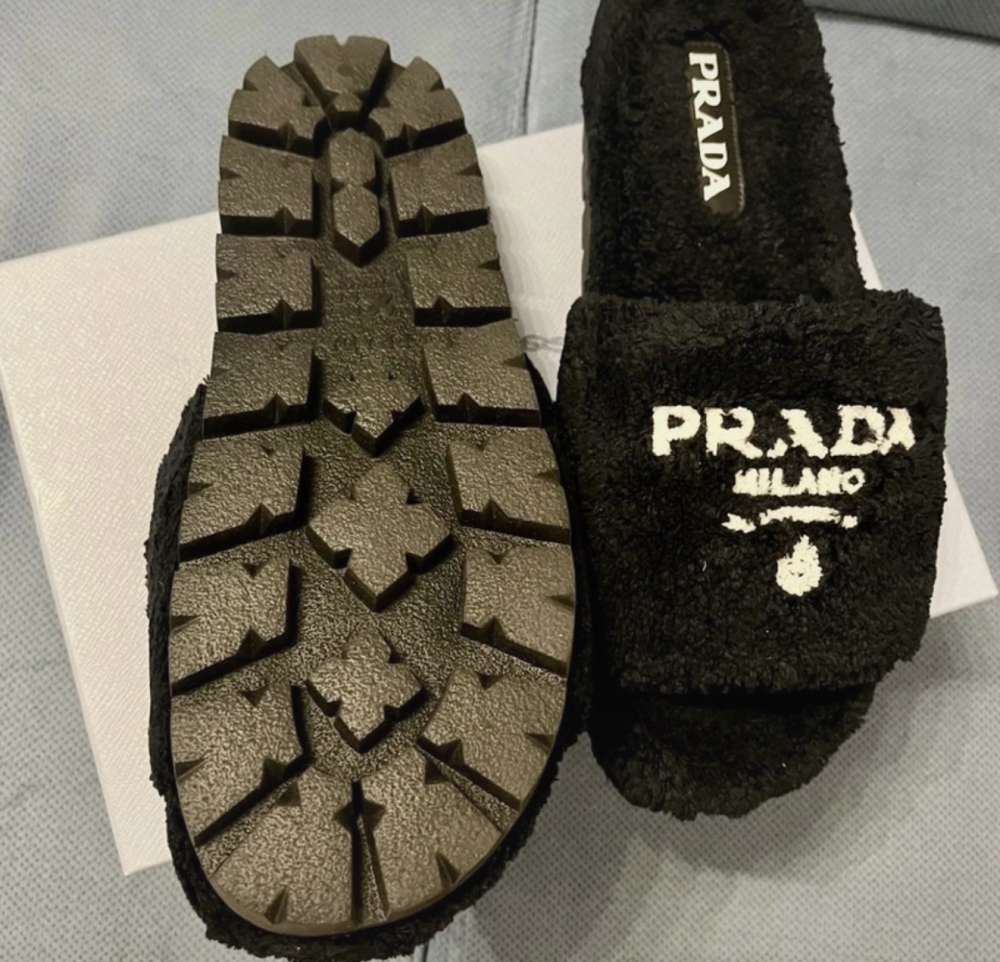 Prada šľapky