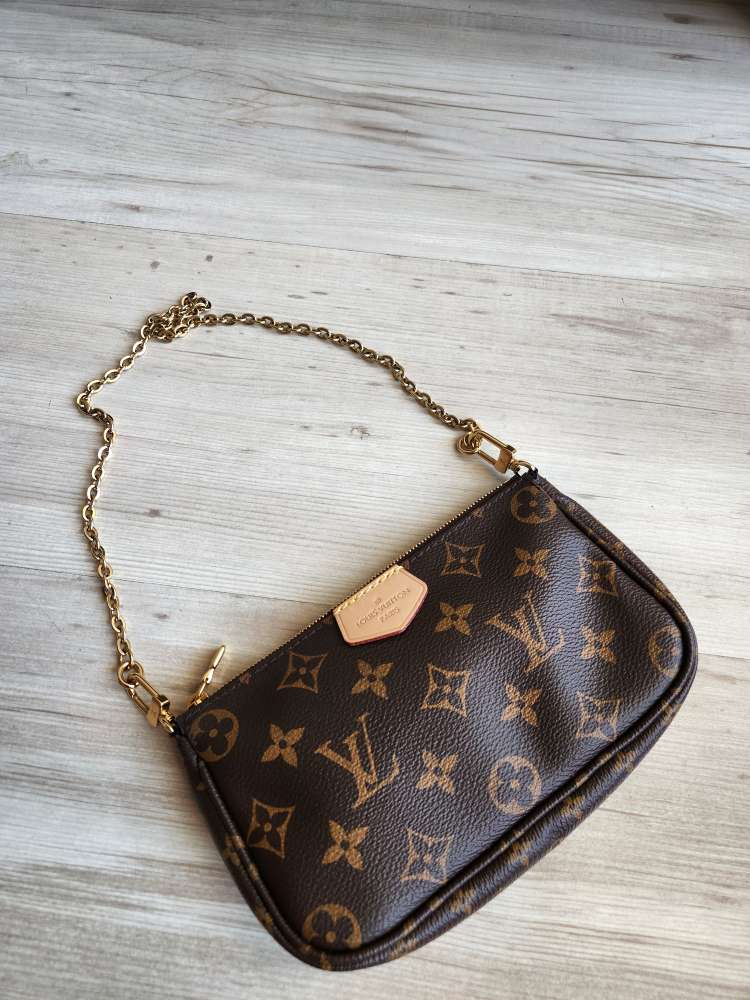 Louis Vuitton Pochette