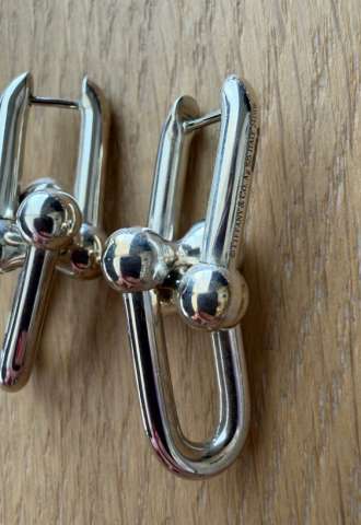 https://www.vipluxury.sk/Tiffany & Co. náušnice + náramok