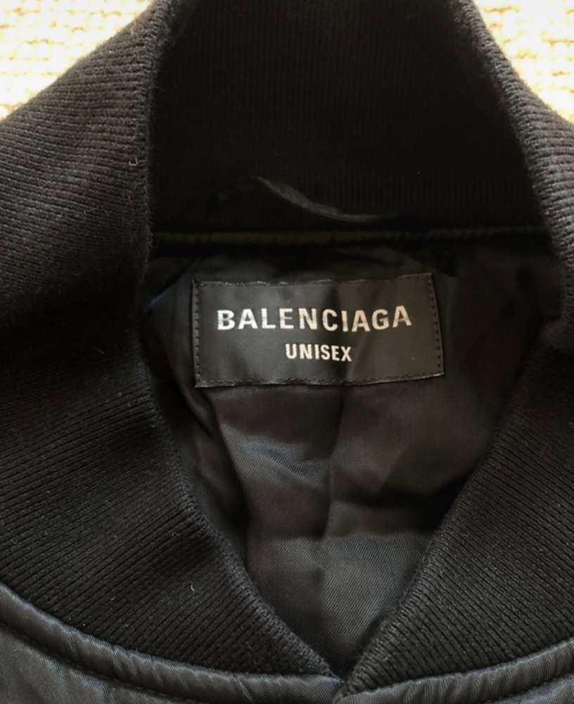 Balenciaga Bunda
