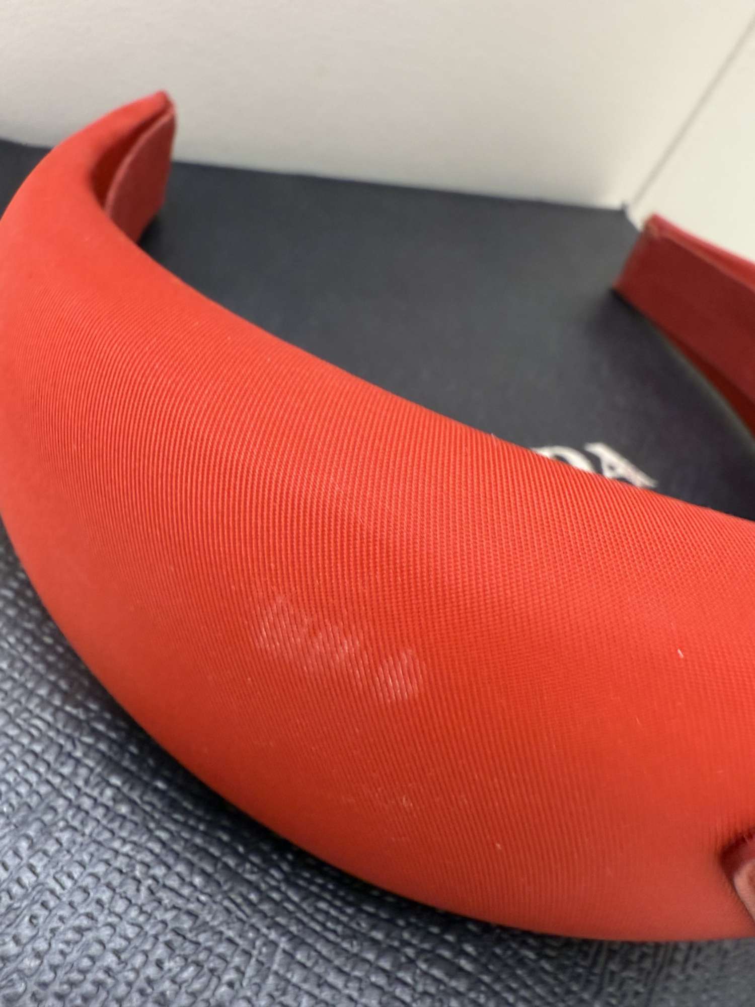 Prada headband- celenka