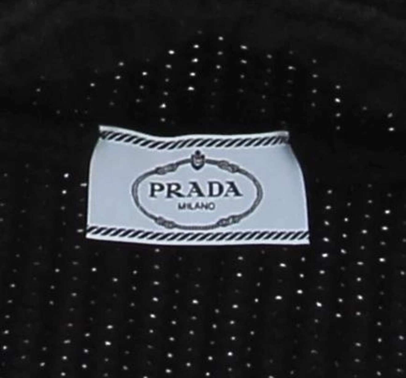 Prada nákrčník