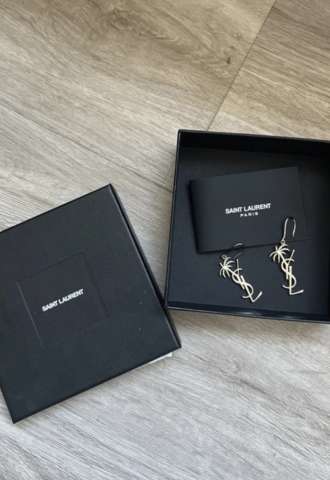 https://www.vipluxury.sk/YSL náušnice