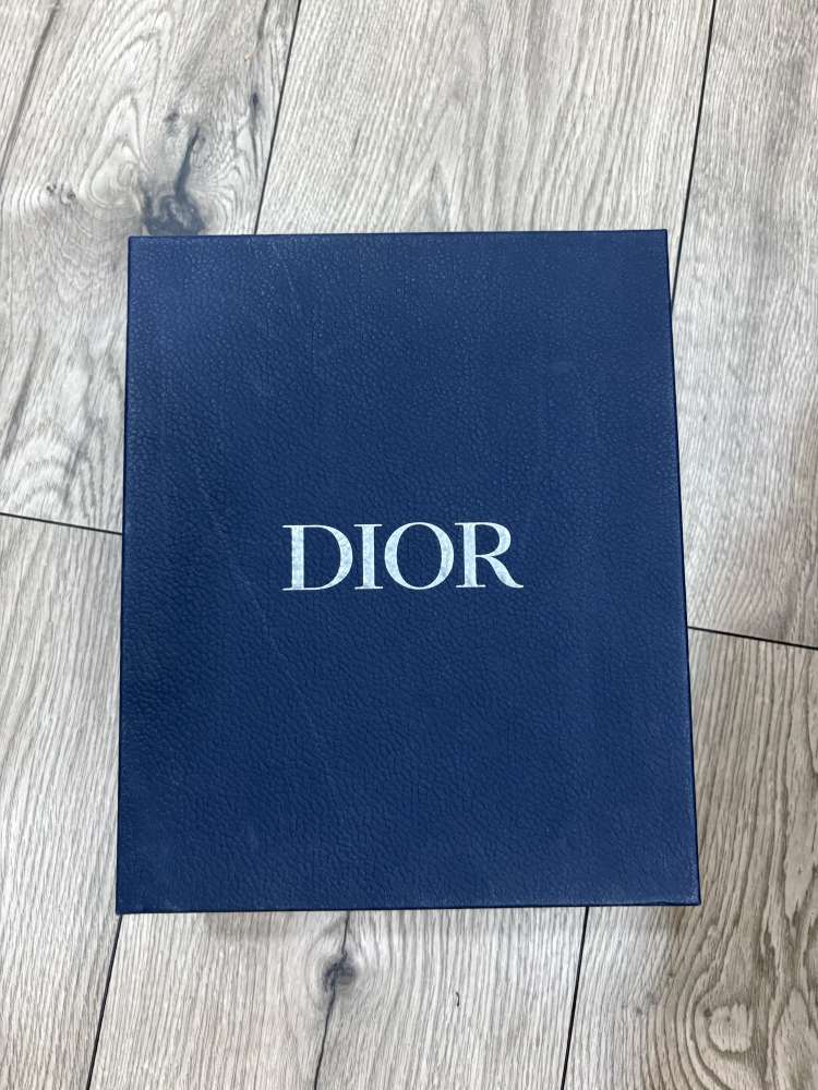 Dior b23