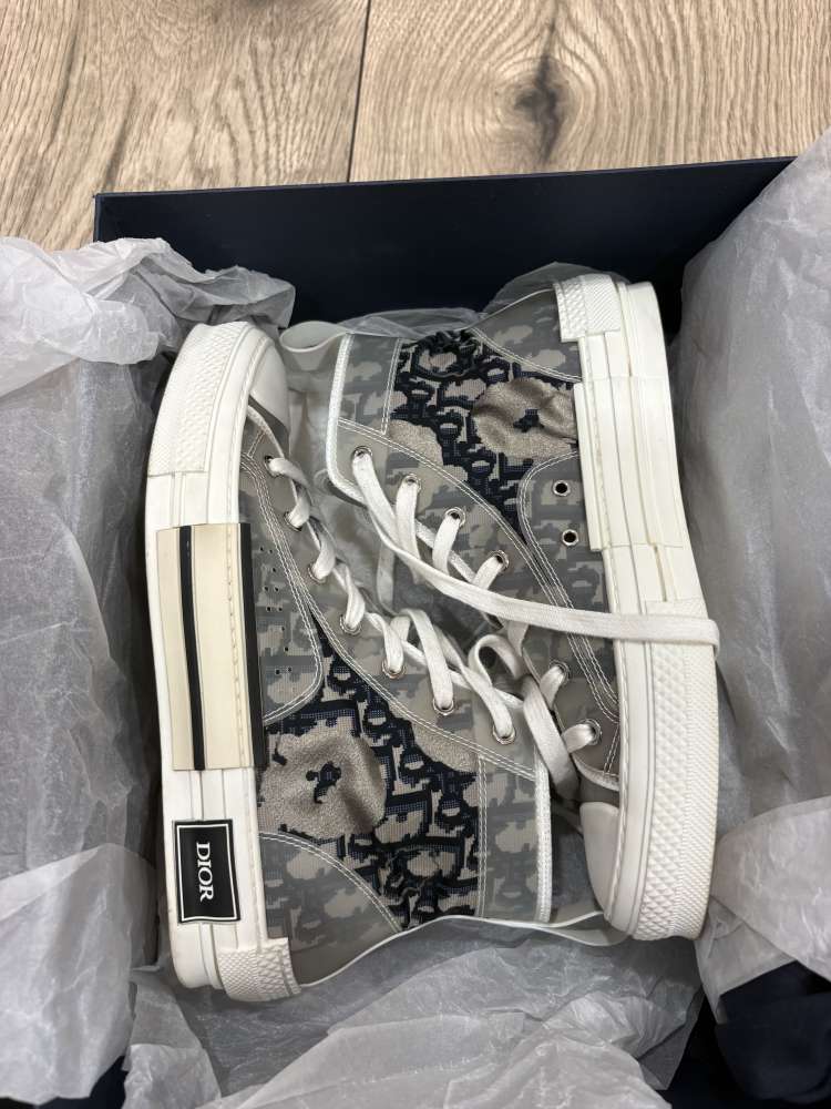 Dior b23