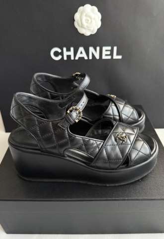 https://www.vipluxury.sk/Chanel sandale na opätku