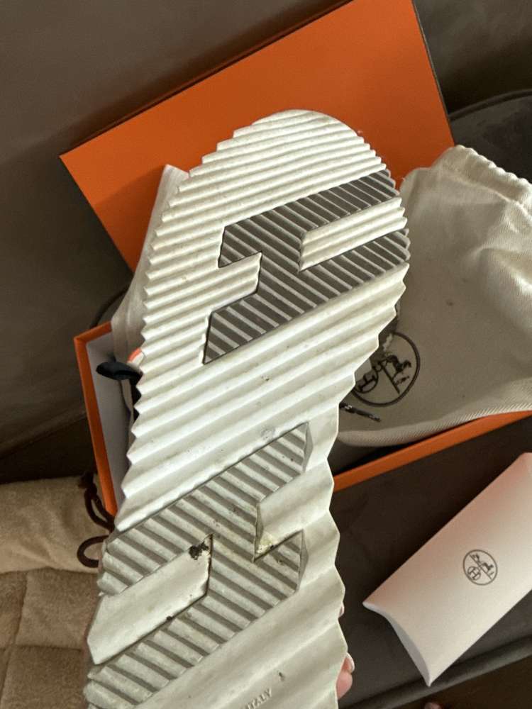 Hermes Boucing