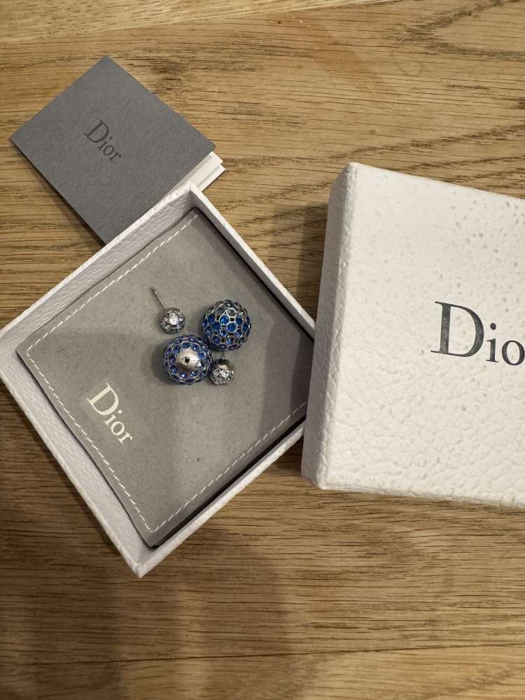 Dior tribales nausnice