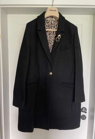 https://www.vipluxury.sk/Roberto Cavalli kabát