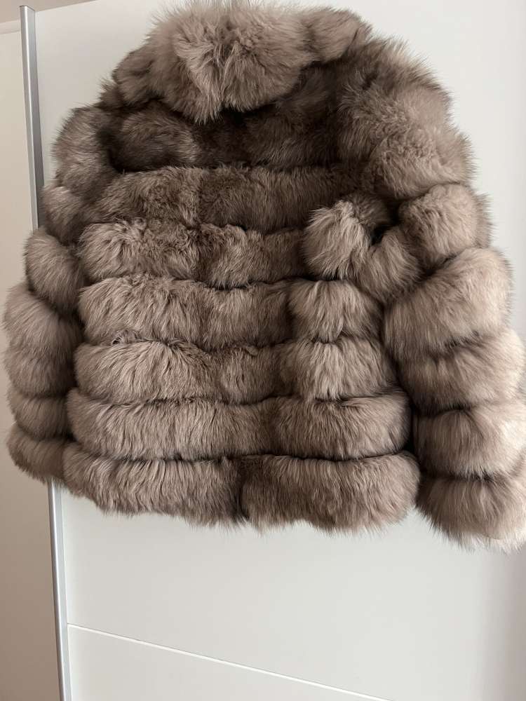 Kožuch z líšky s veľkým golierom