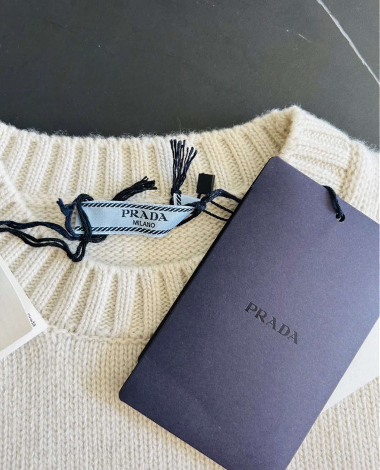 Prada sveter