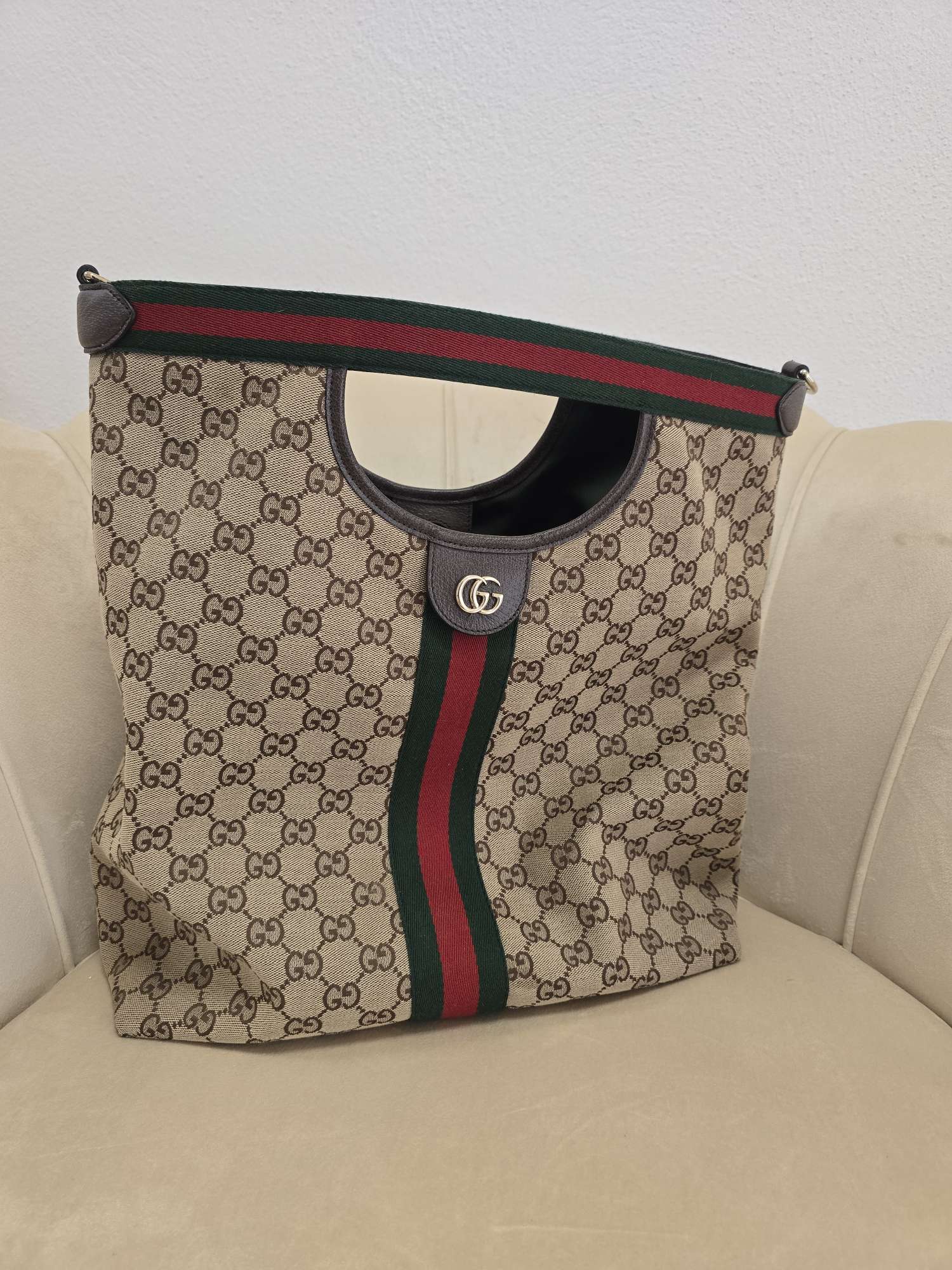 Gucci kabelka s GG vzorom a kapsičkou