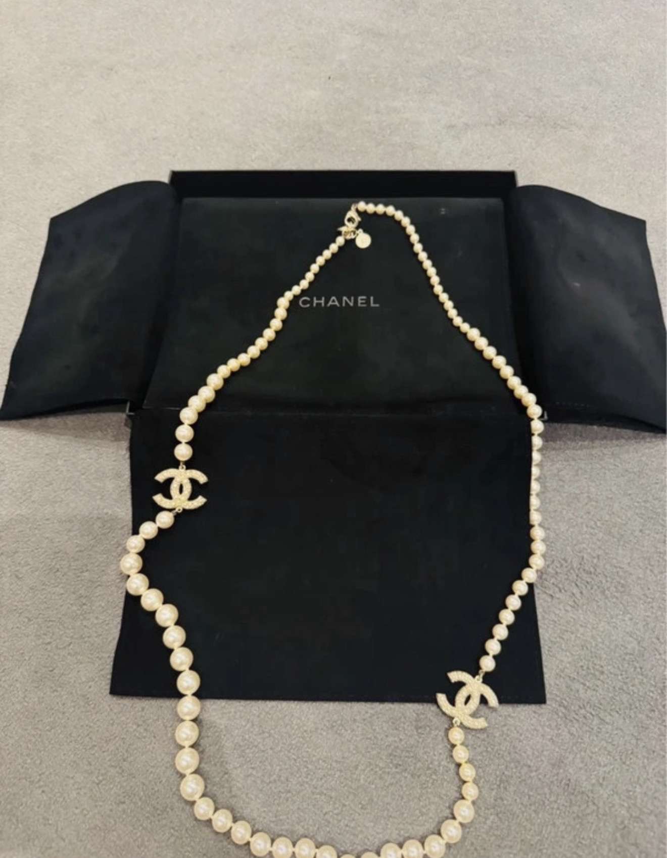 Chanel perly
