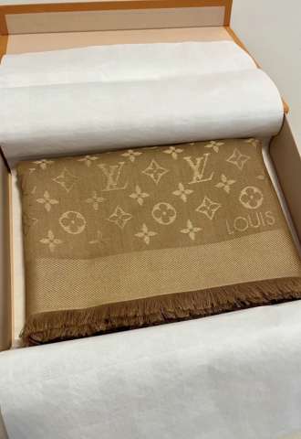 https://www.vipluxury.sk/Louis Vuitton šál
