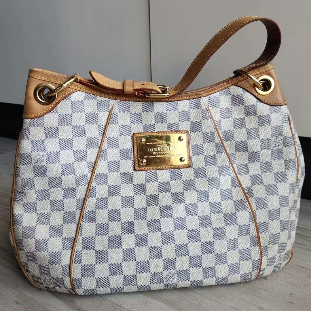 Louis Vuitton Galliera PM