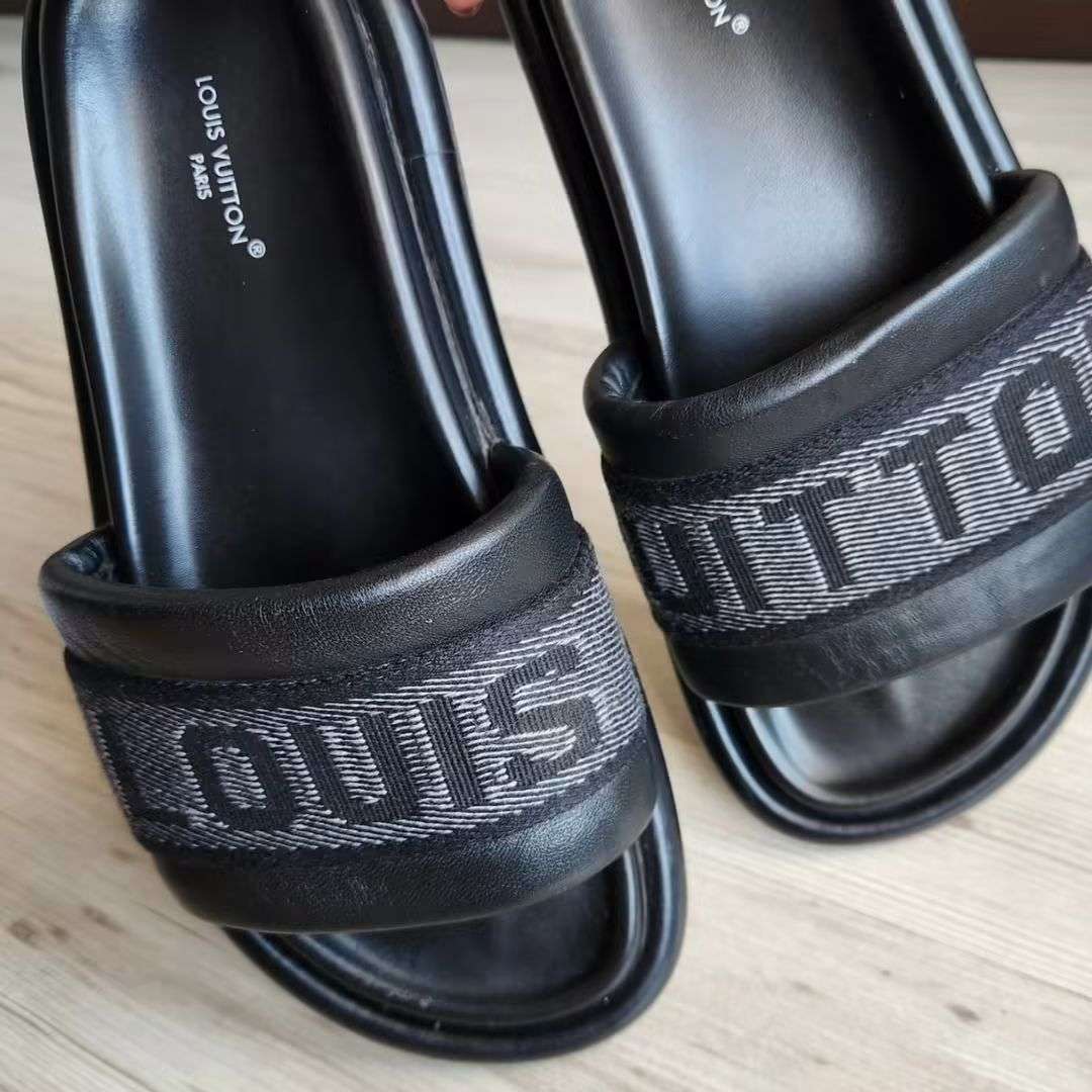 Louis Vuitton Pantofle
