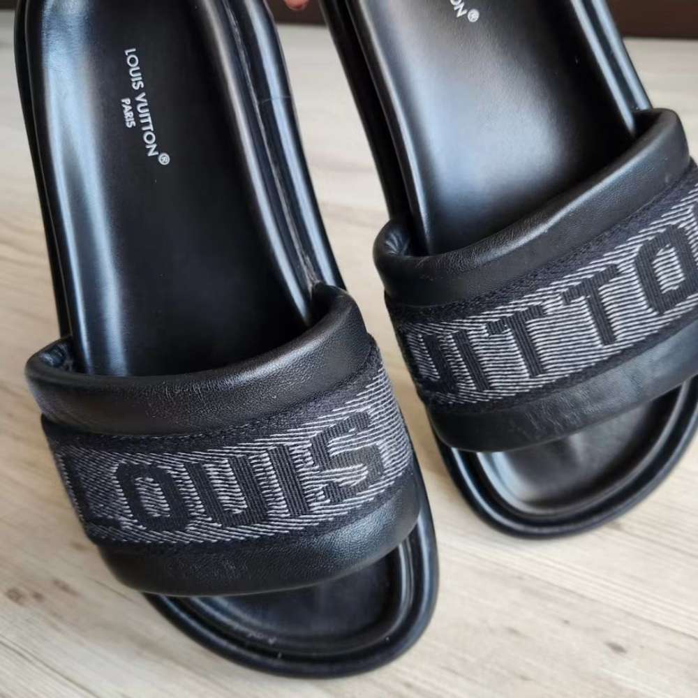 Louis Vuitton Pantofle