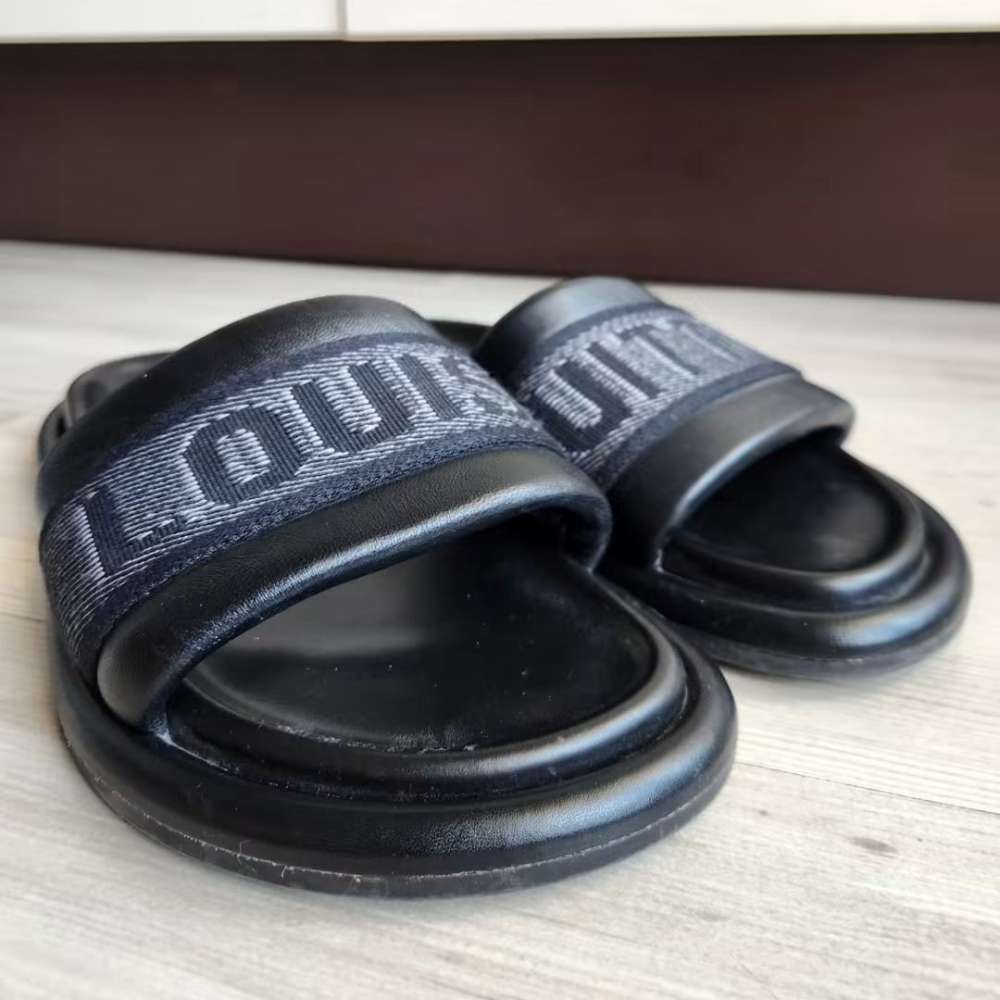 Louis Vuitton Pantofle