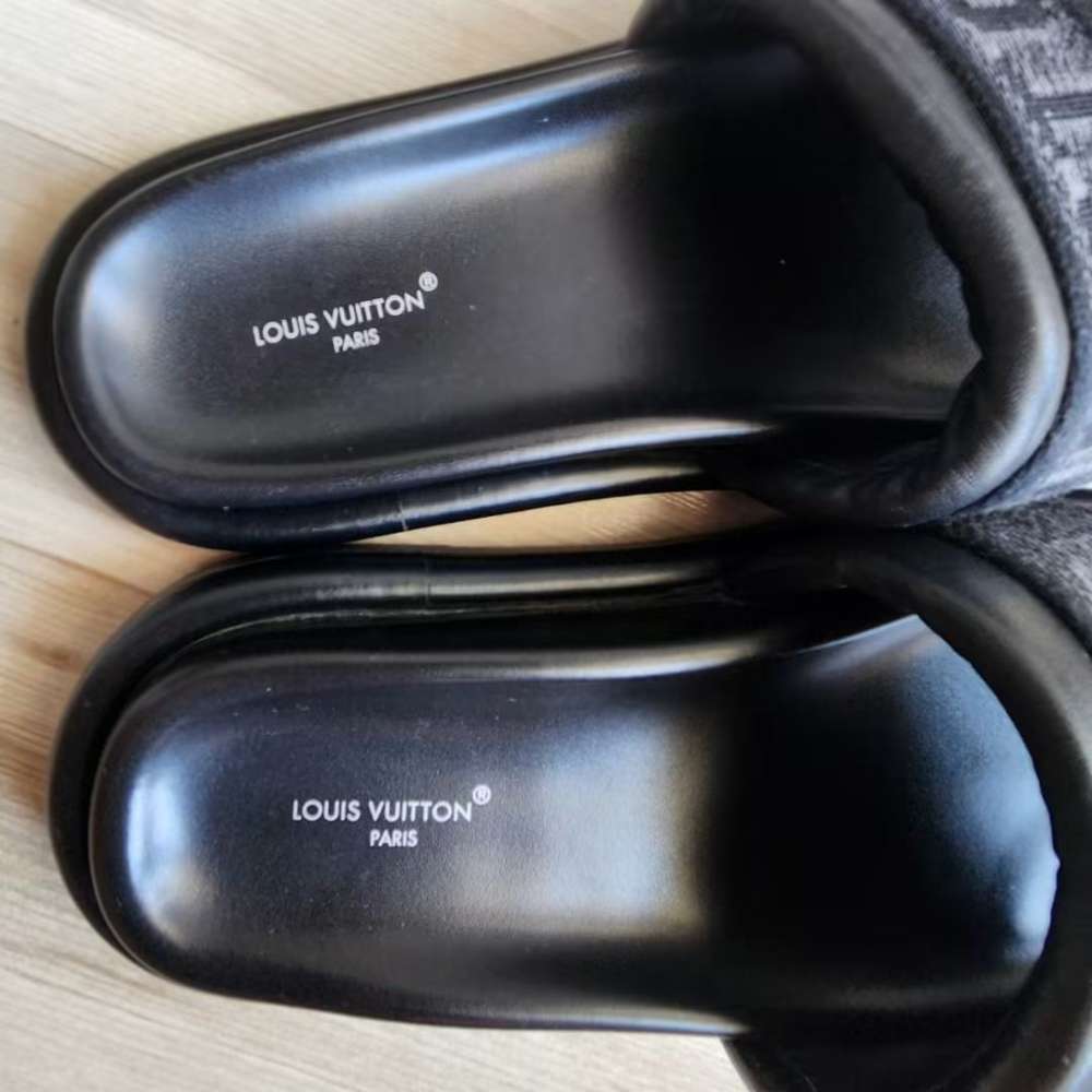 Louis Vuitton Pantofle