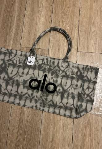 https://www.vipluxury.sk/Alo tote bag