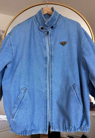 https://www.vipluxury.sk/PRADA denimová bunda / blouson – IT 40