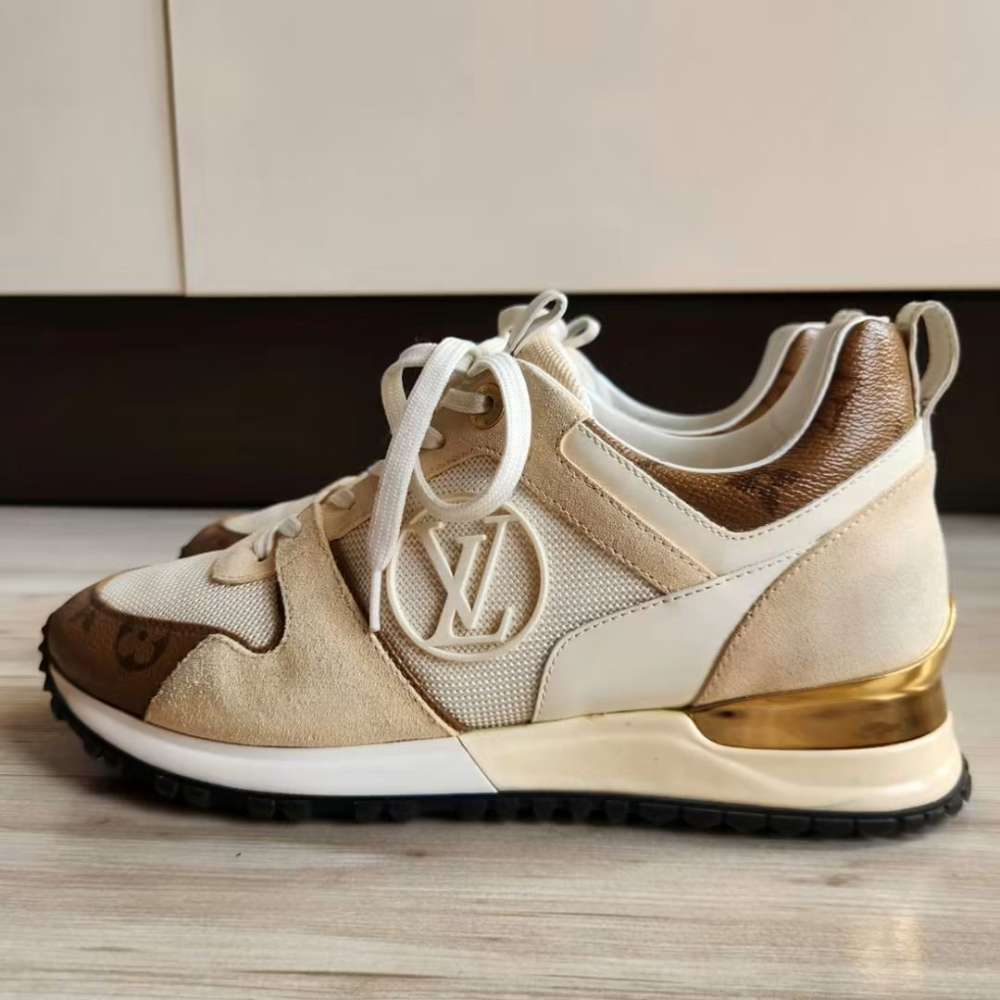 Louis Vuitton Run Away