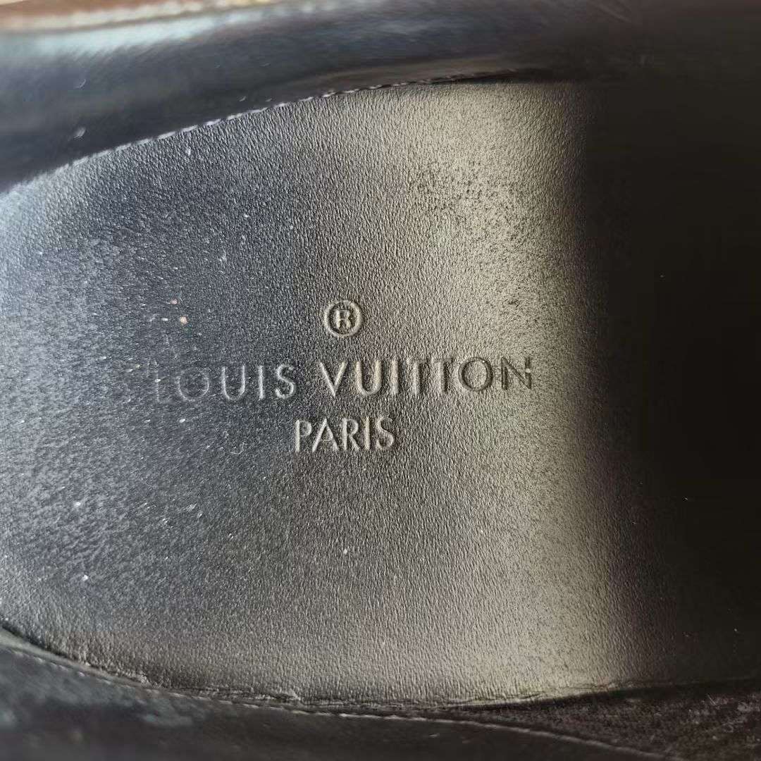 Louis Vuitton Run Away
