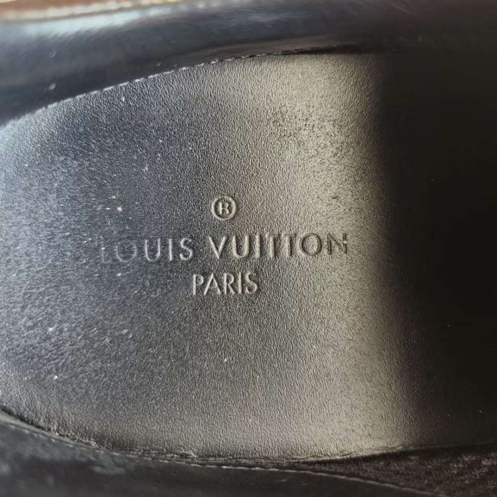 Louis Vuitton Run Away