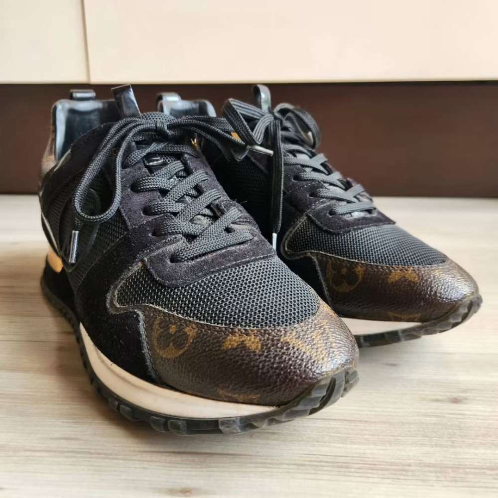 Louis Vuitton Run Away