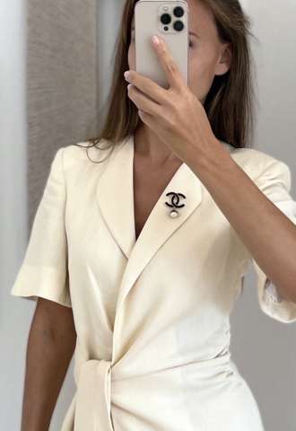 https://www.vipluxury.sk/Chanel brošňa